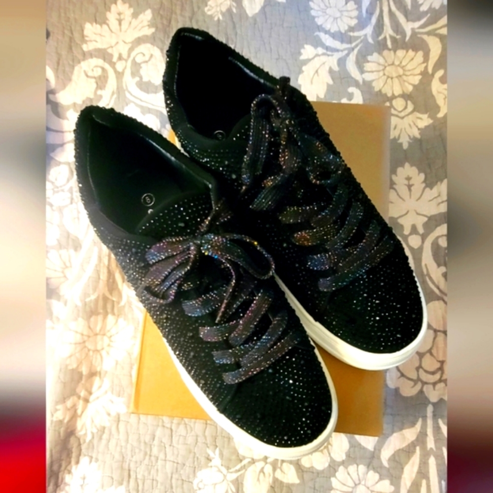 LaSheelah NWT Black Sparkly Sneakers Sz 8